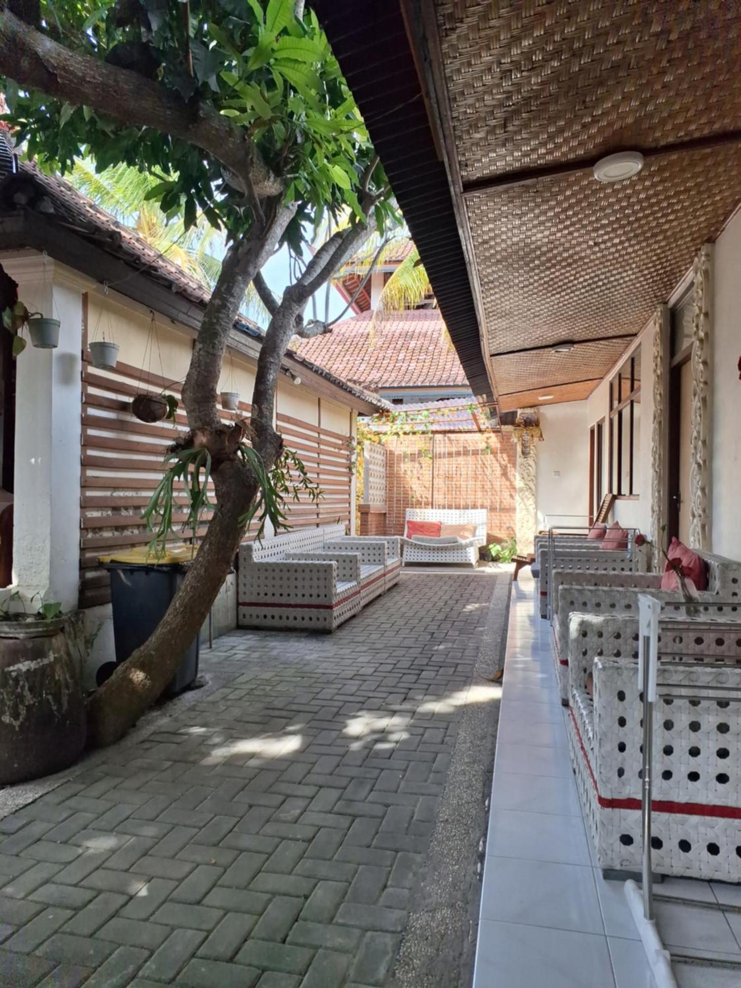 Griya Nusa Batununggul Bagian luar foto